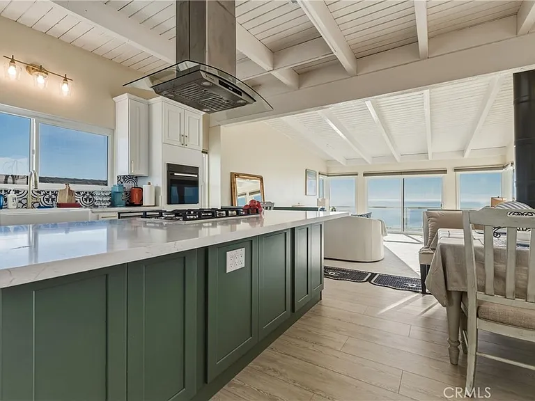 883 Katella St — Photo 17