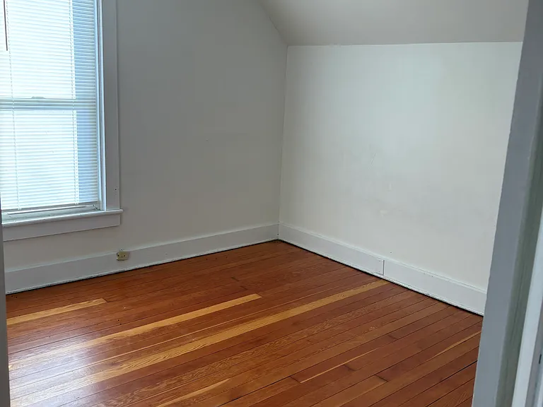 9 Crescent St — Photo 18