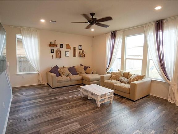 5th image of 6805 Horseshoe Pond Dr