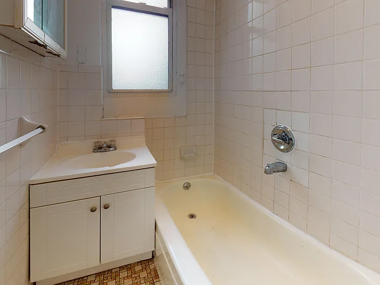 158 W 15th St #5D — Photo 8