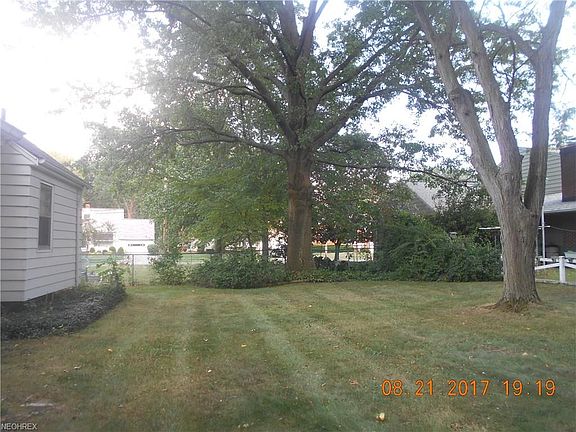 2nd image of 1800 Cedar Ct