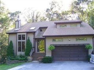 167 Fairview Ave, Hope Valley, RI 02832