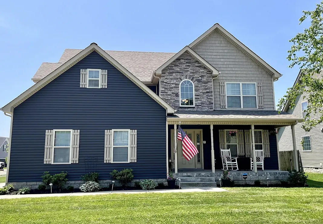 4 bed, 2.5 bath, 2110 sqft, $2,000 — Photo 1