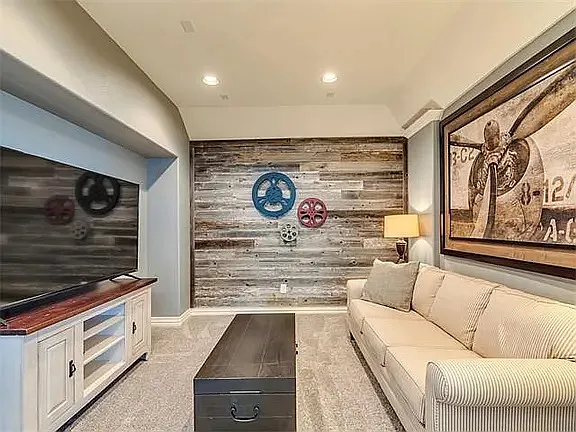 307 Orchard Hill Trl — Photo 32