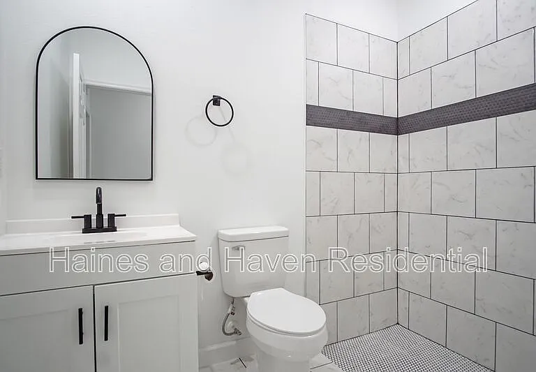 304 Pearl St — Photo 22