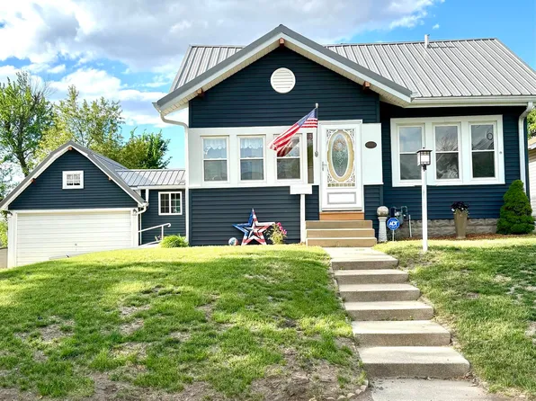 1809 Summit St, Marshalltown, IA 50158