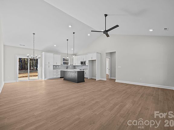 3rd image of 2287 Lee Lawing Rd