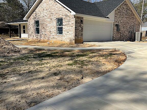 2nd image of 3701 Chevy Chase Dr