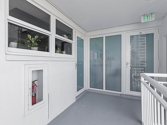 5th image of 1920 S Ocean Dr APT 611
