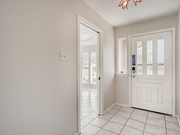 3rd image of 204 W Louella Dr