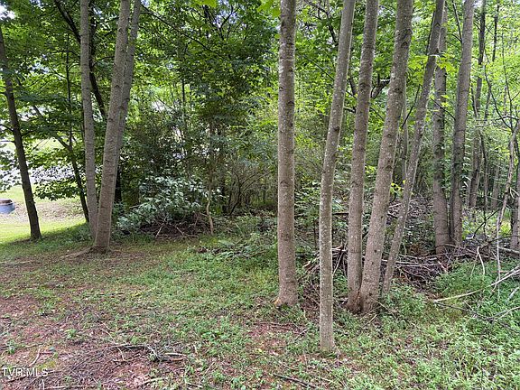 5th image of Woodhurst Dr