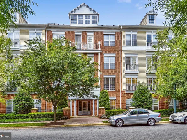 800 Grand Champion Dr #12-102, Rockville, MD 20850