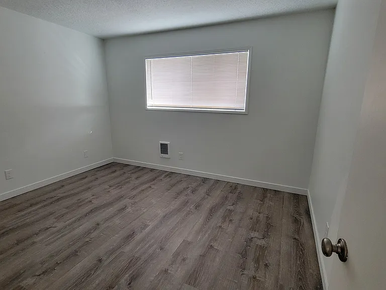 21724 SE Alder Dr #3 — Photo 2