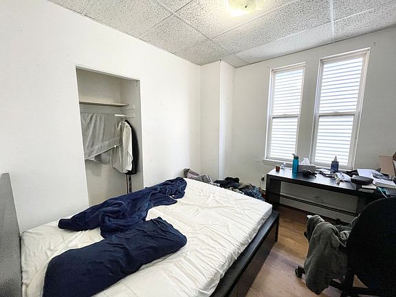 5th image of 1572 Tremont St #2