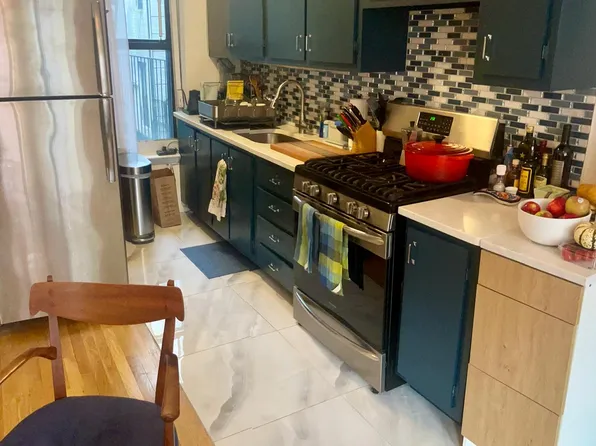 213 Eastern Parkway image 6 of 14