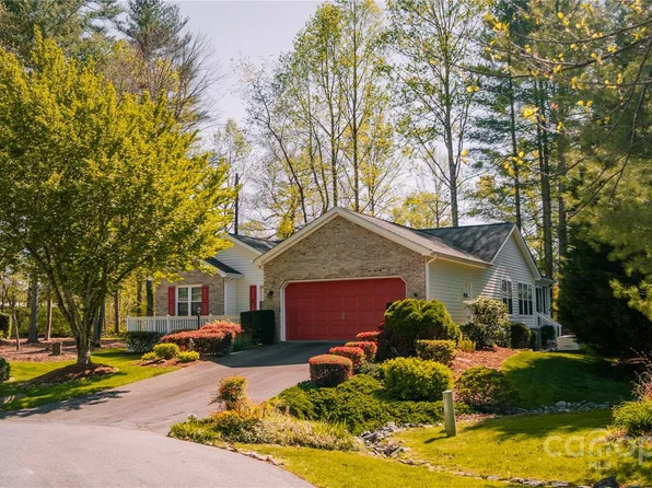 9 Manakiki Ct, Etowah, NC 28729