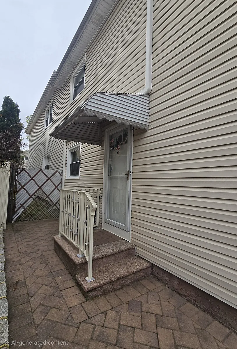 Building Photo - Klondike Ave