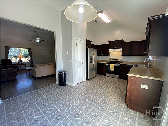 5th image of 509 Colquitt Lane