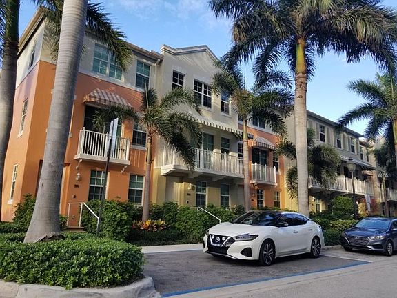 3rd image of 366 Moorings Dr