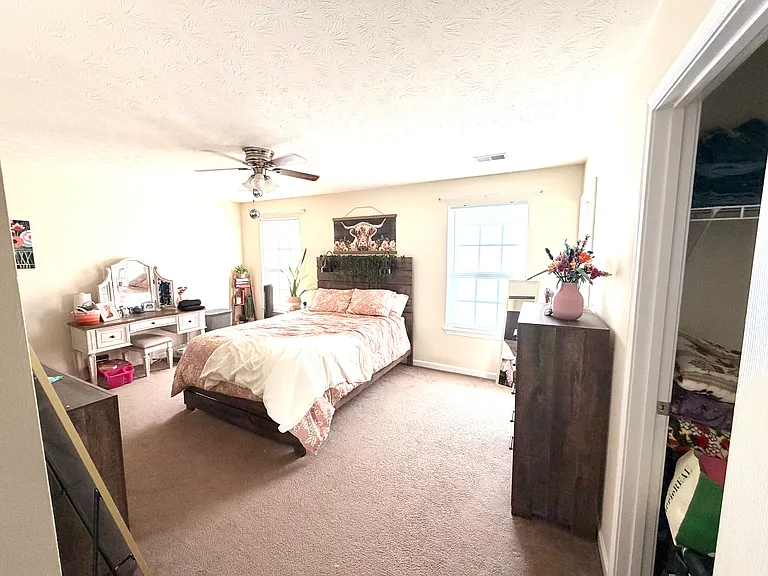 122 Broadstone Dr — Photo 12