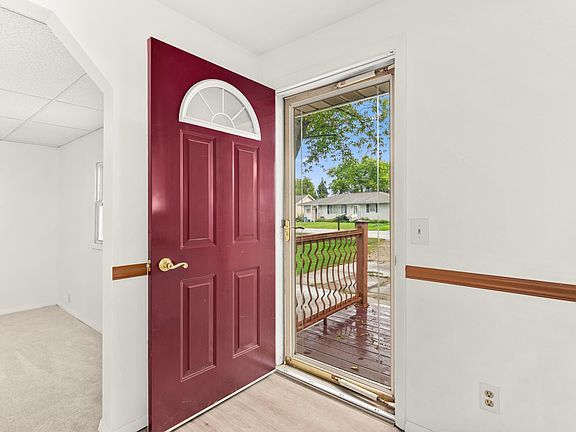 4th image of 105 Durant St