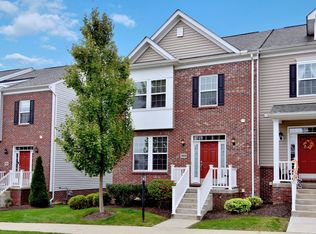 305 Trafalgar Sq, Cranberry Township, PA 16066