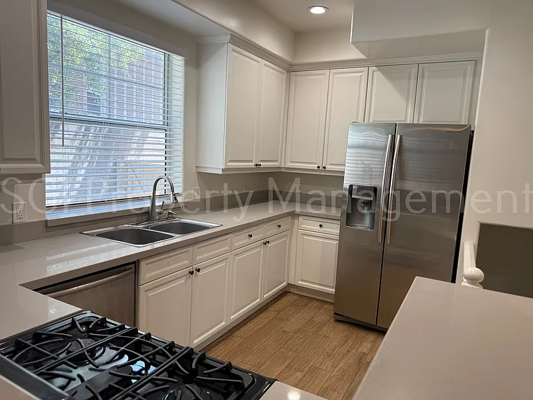 942 S Ash Ave #108 — Photo 3