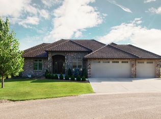 1804 Oxford Ct, Garden City, KS 67846