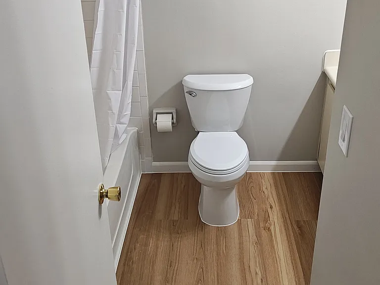 652 Kenwick Cir — Photo 3
