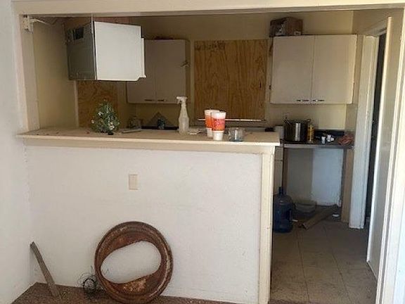 3rd image of 202 Glendale St