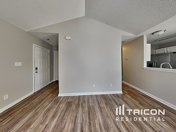 3rd image of 2027 Wexford Way