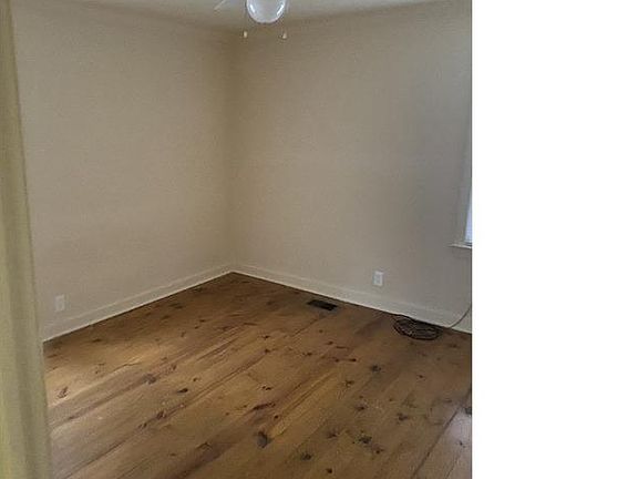 4th image of 3020 Greenwood Ave