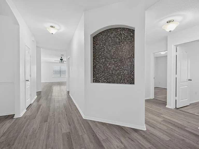 315 Waterlily Way — Photo 10