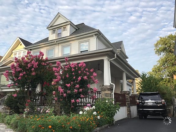 3rd image of 44 Cliff Ave