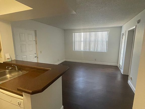 4th image of 700 Executive Center Dr APT 210