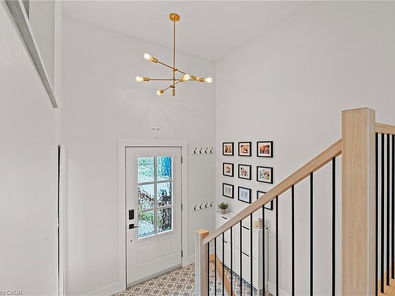 5th image of 5090 Blackheath Rd