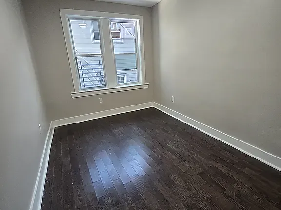 3 Bedrooms at 190 N Park St #5, East Orange NJ — photo 2