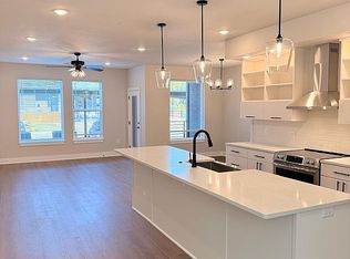 3319 SE Mp Pkwy #101, Bentonville, AR 72712