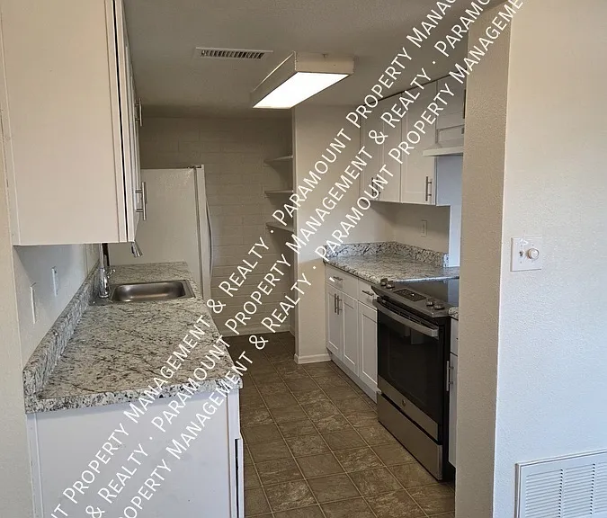 8434 N 34th Dr — Photo 6