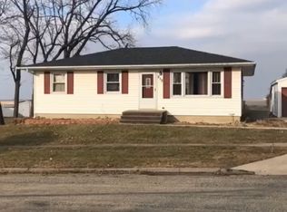212 W Main St, Prairieburg, IA 52219
