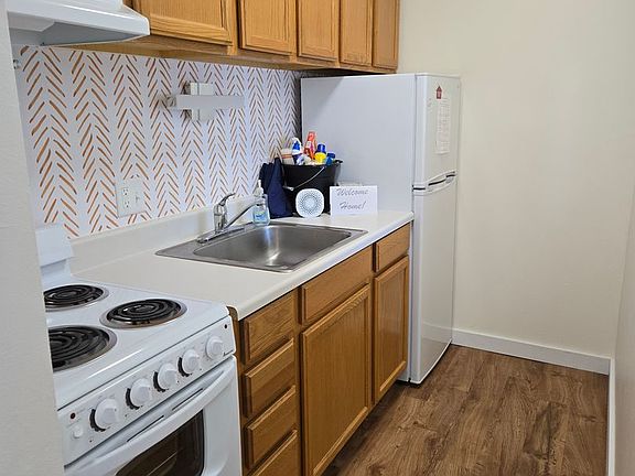 2nd image of 137 E Division St #125