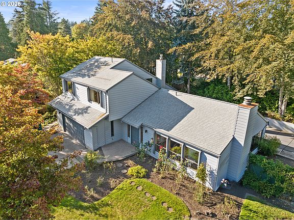 2nd image of 801 Timberline Dr