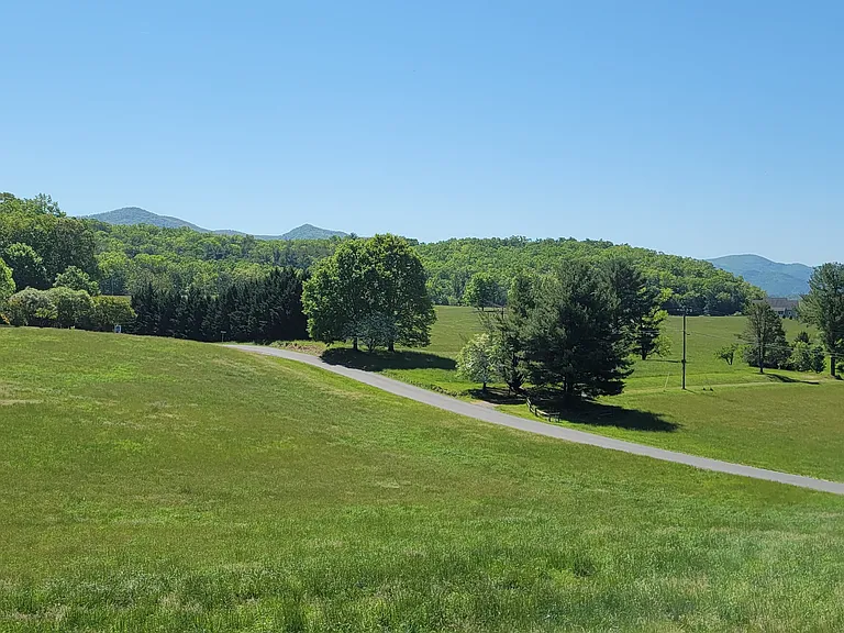16 Stonespring Ln #1 — Photo 9