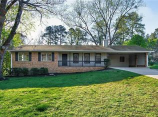 4031 Chestnut Dr, Flowery Branch, GA 30542