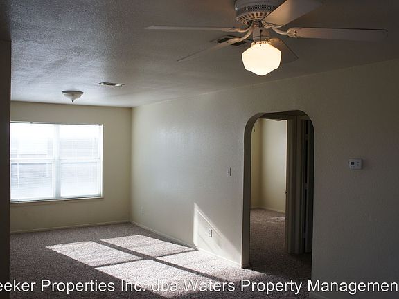 2nd image of 2218 Katy Ln APT C