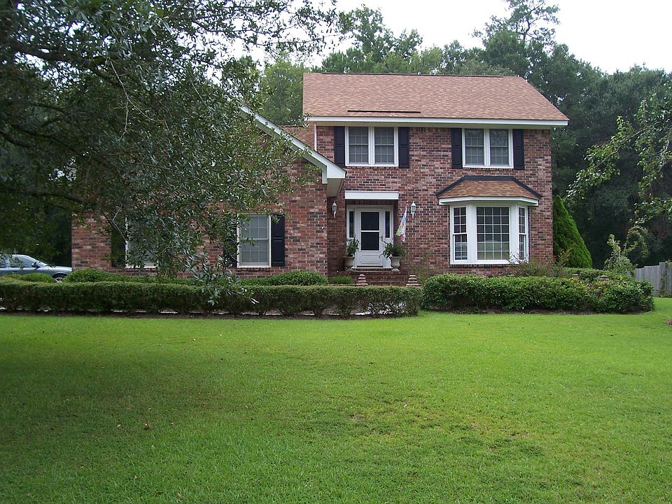 1st image of 209 Hampton Dr