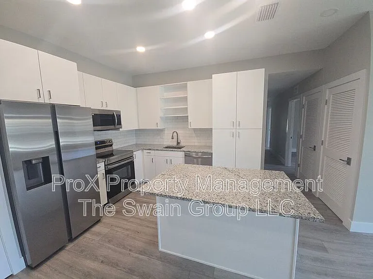 701 Bates Ave SW #202 — Photo 11