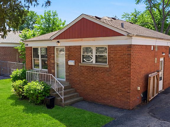 5th image of 830 S La Grange Rd