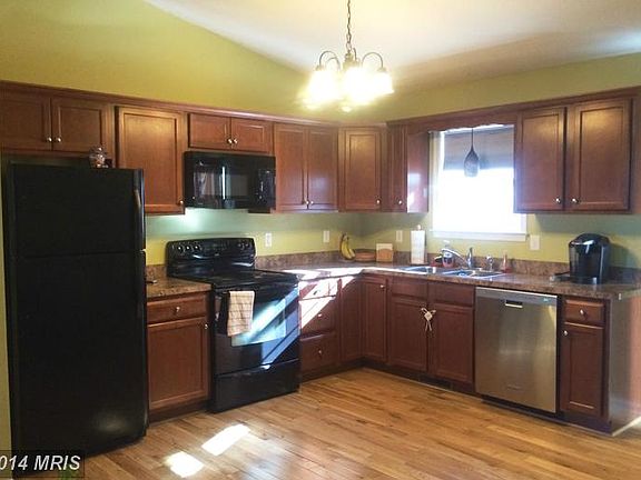 2nd image of 864 Reid Dr
