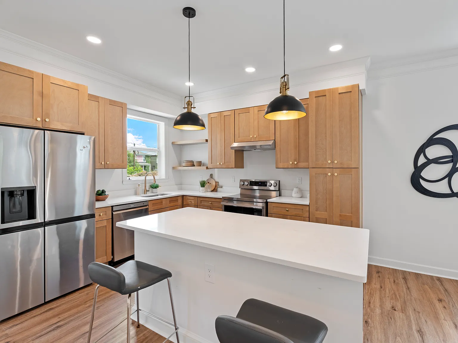 4 bed, 3.5 bath, 2350 sqft, $850 — Photo 3